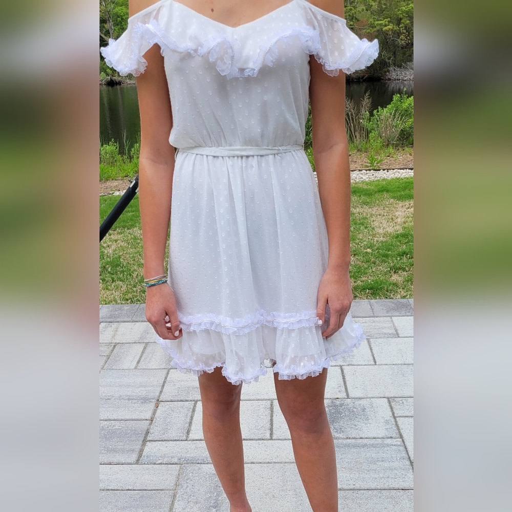 White off-the-shoulder dress in a size small